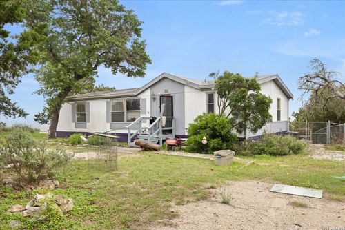 313 N Walnut Way, Boerne, TX, 78006-6455 | Card Image
