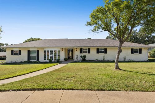 1610 Newsom Ct, Pantego, TX, 76013-3020 | Card Image