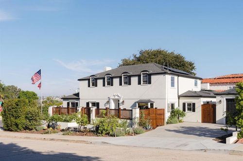 2675 Clove St, San Diego, CA, 92106-1379 | Card Image