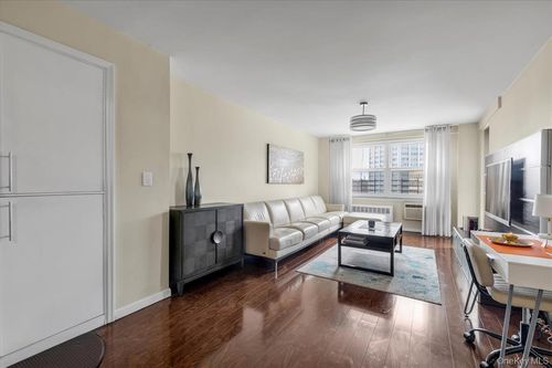 6a-61-15 97th St, Rego Park, NY, 11374-1209 | Card Image
