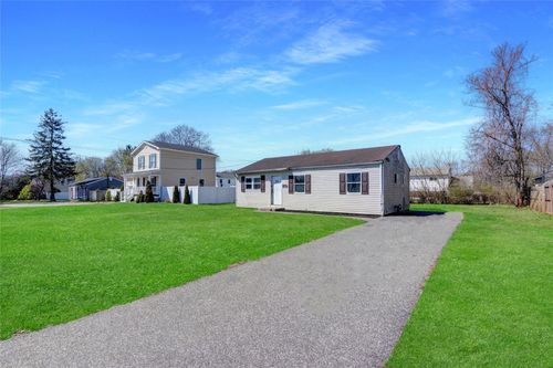 818 Meade Ave, Bellport, NY, 11713-1531 | Card Image