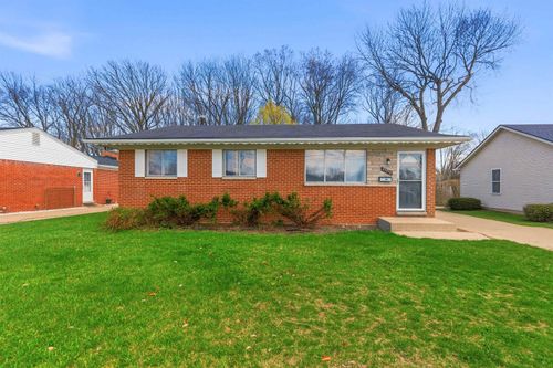 33948 Beaconsfield St, Clinton Twp, MI, 48035-3912 | Card Image