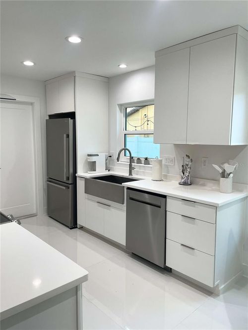 16102 1st St E, REDINGTON BEACH, FL, 33708-1602 | Card Image