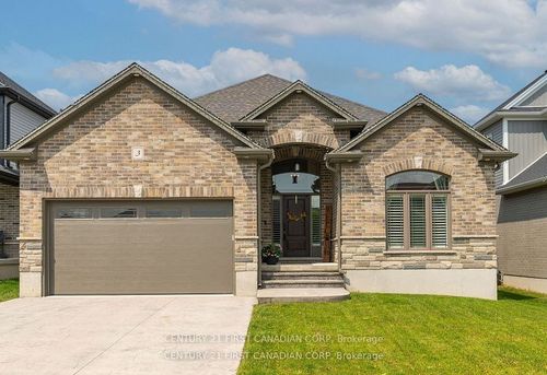 {{alt}} | Card Image