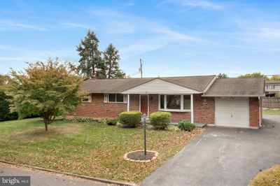 7106 Heather Road, House other with 3 bedrooms, 1 bathrooms and null parking in MACUNGIE PA | Image 1