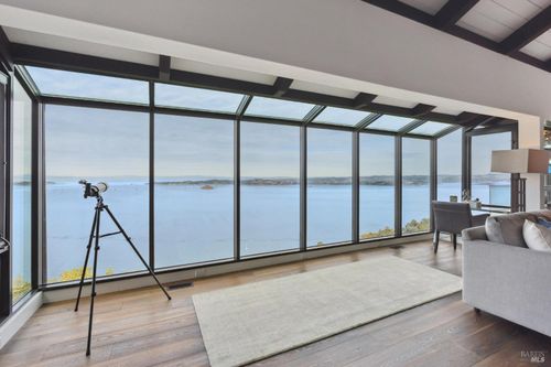 132 Sugarloaf Dr, Tiburon, CA, 94920-1624 | Card Image