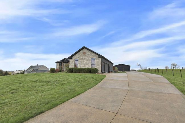 5250 Coakley Rd Nw, House other with 5 bedrooms, 3 bathrooms and null parking in Carroll OH | Image 6