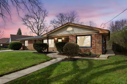 867 E Columbia Ave, Reading, OH, 45215-3929 | Card Image