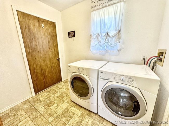 16289 W 810 Rd, House other with 4 bedrooms, 2 bathrooms and null parking in Tahlequah OK | Image 23