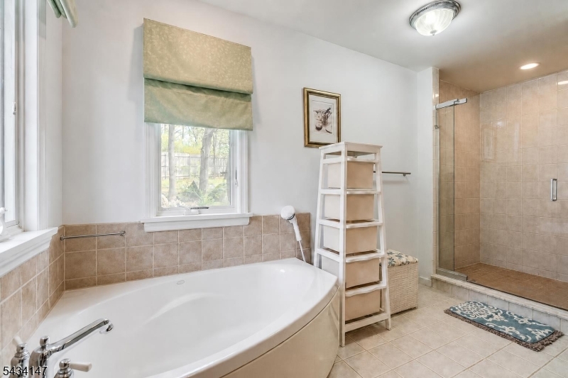 Residential in Ringwood Boro 4