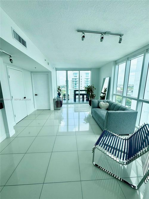 2005-1871 Nw South River Dr, Miami, FL, 33125-2777 | Card Image