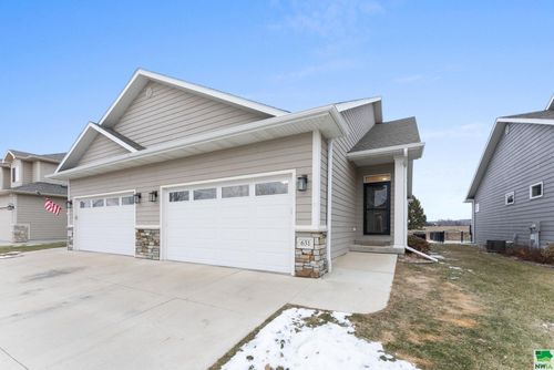 631 Prairie Blvd, Dakota Dunes, SD, 57049 | Card Image