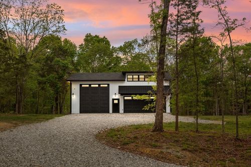 555 Parrish Ln, Mc Ewen, TN, 37101-4367 | Card Image