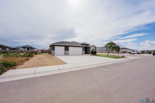 3711 S Sunnyview Ave, Carlsbad, NM, 88220-8635 | Card Image