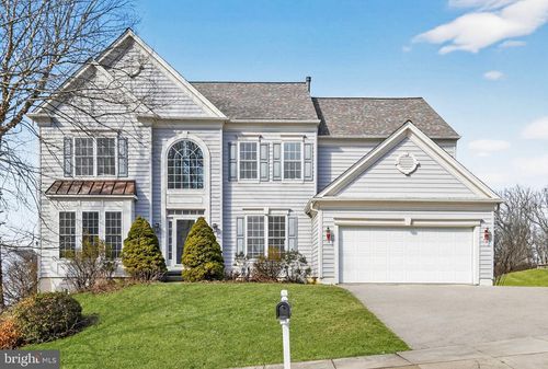 184 Magnolia Dr, CHESTER SPRINGS, PA, 19425-3611 | Card Image