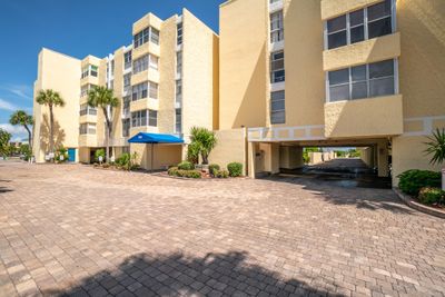 207 - 4700 Ocean Beach Boulevard, Condo with 2 bedrooms, 2 bathrooms and null parking in Cocoa Beach FL | Image 2