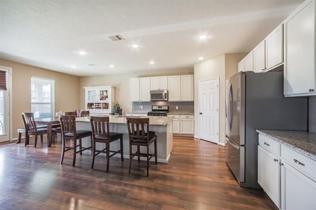 3713 Belmore Ln, House other with 3 bedrooms, 2 bathrooms and 2 parking in Pearland TX | Image 16