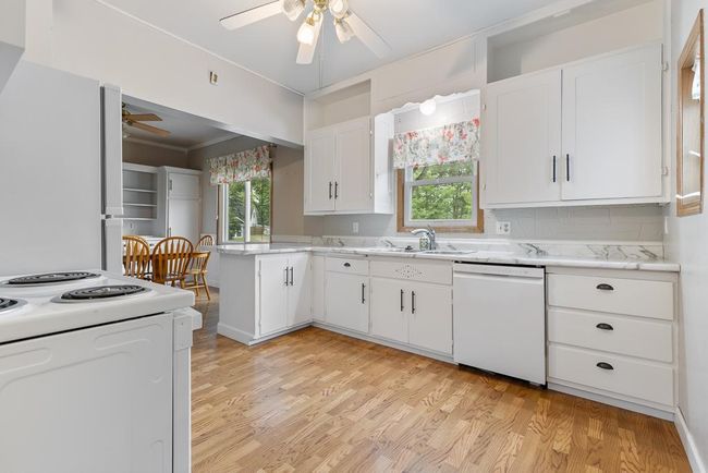 Nice sized kitchen | Image 14