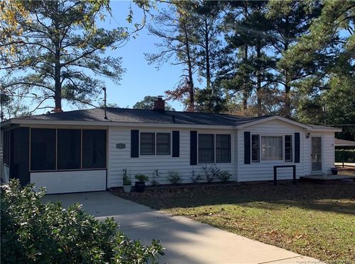 5638 Franklin St, Hope Mills, NC, 28348-9577 | Card Image