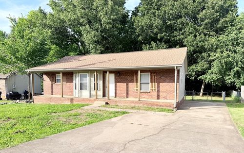 416 Sideline Dr, Oak Grove, KY, 42262-8282 | Card Image