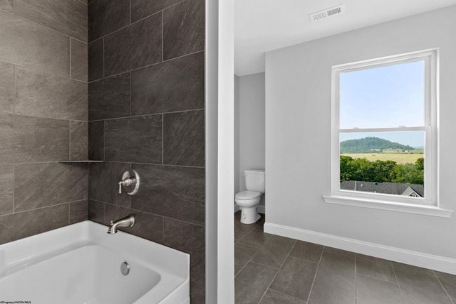 272 Red Oak Ln, Townhouse with 3 bedrooms, 3 bathrooms and 2 parking in Morgantown WV | Image 27