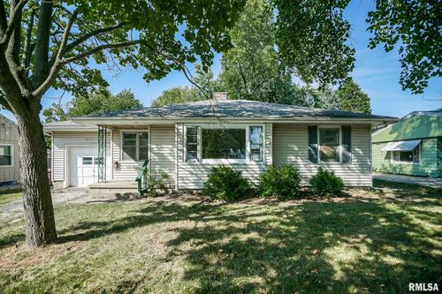 817 W Ridge Rd, Peoria, IL, 61614-7034 | Card Image