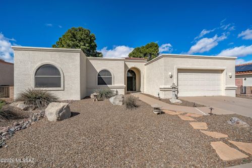 1421 N Abrego Dr, Green Valley, AZ, 85614-3640 | Card Image
