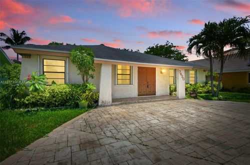 7420 Sw 14th Pl, North Lauderdale, FL, 33068-3624 | Card Image