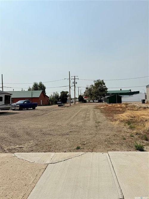 255 Centre Street, Home with 0 bedrooms, 0 bathrooms and null parking in Shaunavon SK | Card Image