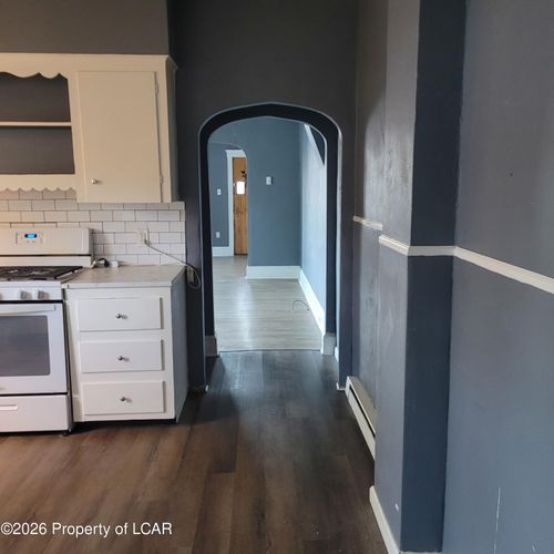 463 2nd St, Plymouth, PA, 18651-1642 | Card Image