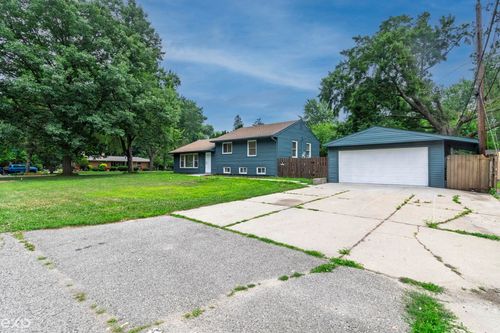 5835 Forestal Dr, Waterford, MI, 48327-2823 | Card Image