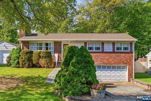 90 Mcnomee Street, Oakland, NJ, 07436 | Card Image
