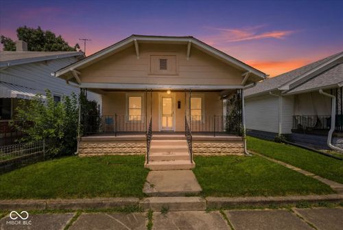 106 4th St, Shelbyville, IN, 46176-2525 | Card Image