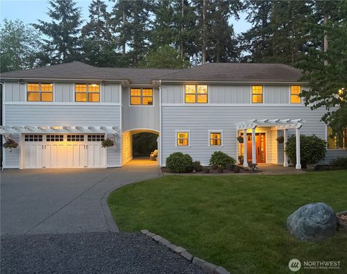 4810 Rose Ave Ne, Bainbridge Island, WA, 98110-2141 | Card Image