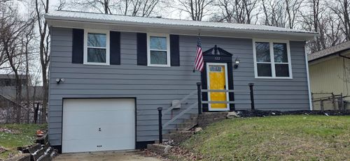 122 Memorial Dr, Michigan City, IN, 46360-2622 | Card Image