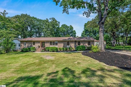 4 Dellrose Cir, Taylors, SC, 29687-3802 | Card Image
