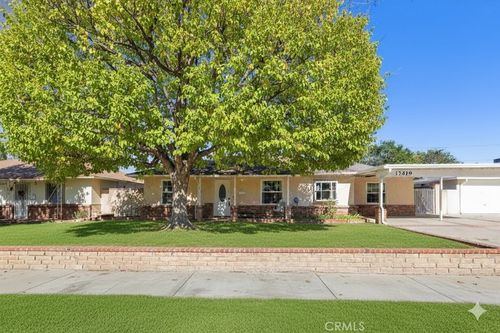 17419 Leadwell St, Lake Balboa, CA, 91406-2448 | Card Image