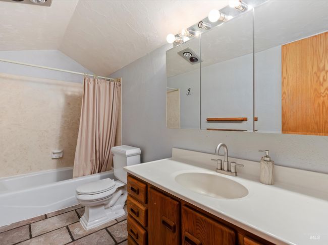 1872 E 1750 S, House other with 4 bedrooms, 3 bathrooms and 2 parking in Gooding ID | Image 29