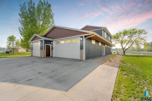 6639 Peninsula Ln Lane, Wentworth, SD, 57075 | Card Image