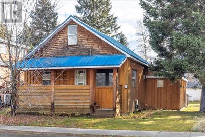 702 9 Th Ave, House other with 3 bedrooms, 1 bathrooms and null parking in Fernie BC | Image 3