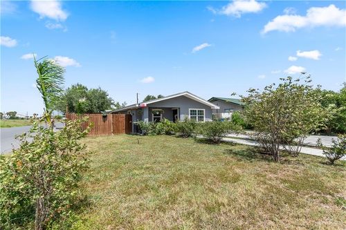 108 N Georgia Ave, Mercedes, TX, 78570-2620 | Card Image