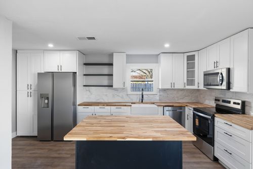 124 Bluebird Cir, Denton, TX, 76209-6404 | Card Image