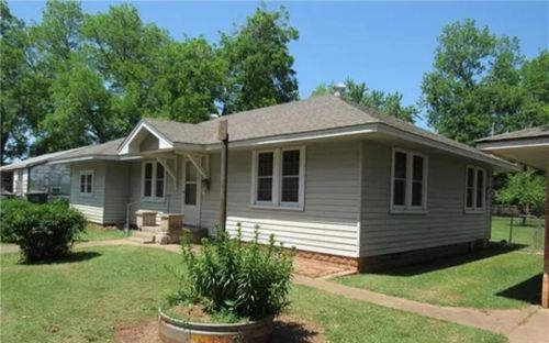 412 S Cherry St, Pauls Valley, OK, 73075-4804 | Card Image