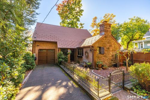 195 Fern Street, West Hartford, CT, 06119 | Card Image