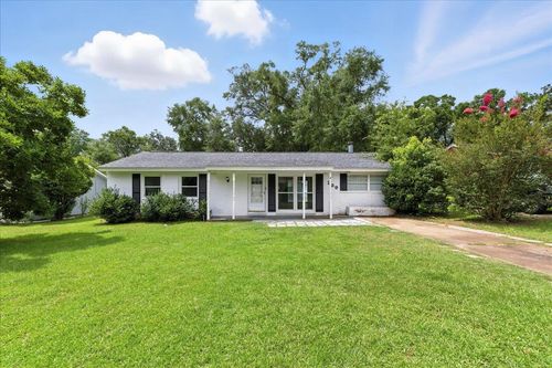 239 Dupont Ave, QUINCY, FL, 32351-4515 | Card Image
