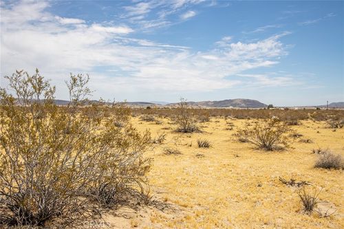 5589 Sutton Ave, Joshua Tree, CA, 92252 | Card Image