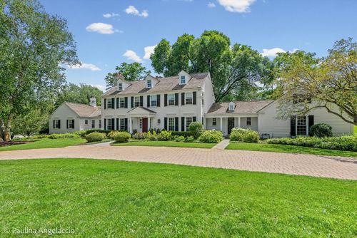 13 Deepwood Rd, Barrington, IL, 60010-8601 | Card Image