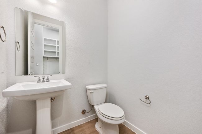 Half bathroom | Image 26