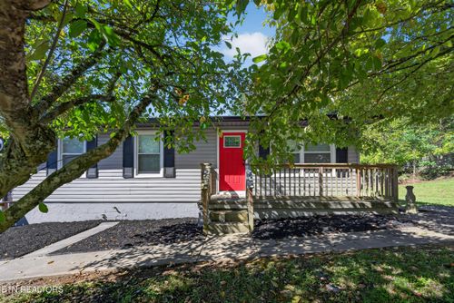 129 Pine Ridge Ln, Heiskell, TN, 37754-2741 | Card Image