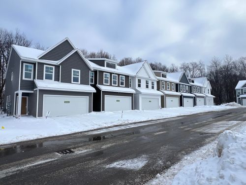 41-3337 Kings River St Sw, Wyoming, MI, 49418-8822 | Card Image